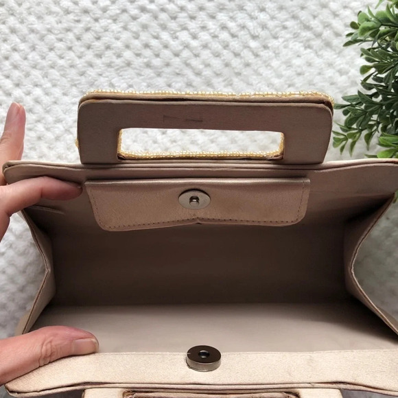 🎄Bijoux Terner  Vintage Satin Cream Evening Bag - Picture 4 of 7